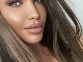 BritishMissCharmaine WebCAM 