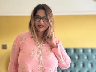 Zarah_Housewife WebCAM 