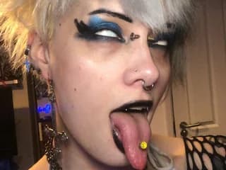 WebCAM of glitterqueen99